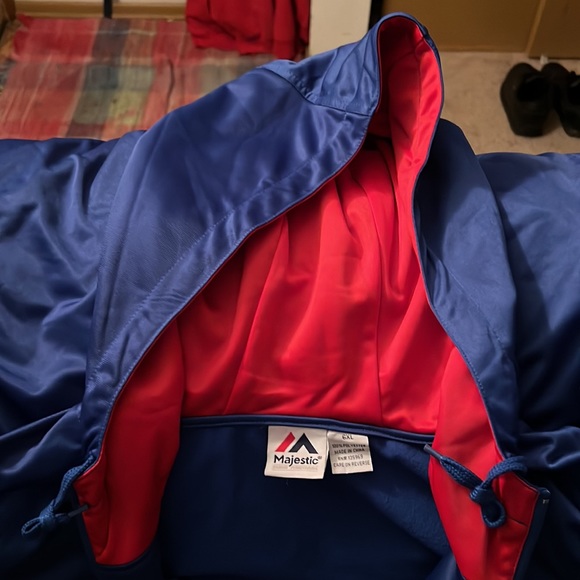 Majestic size 6xl the color is dark navy and red and some white - Picture 2 of 5